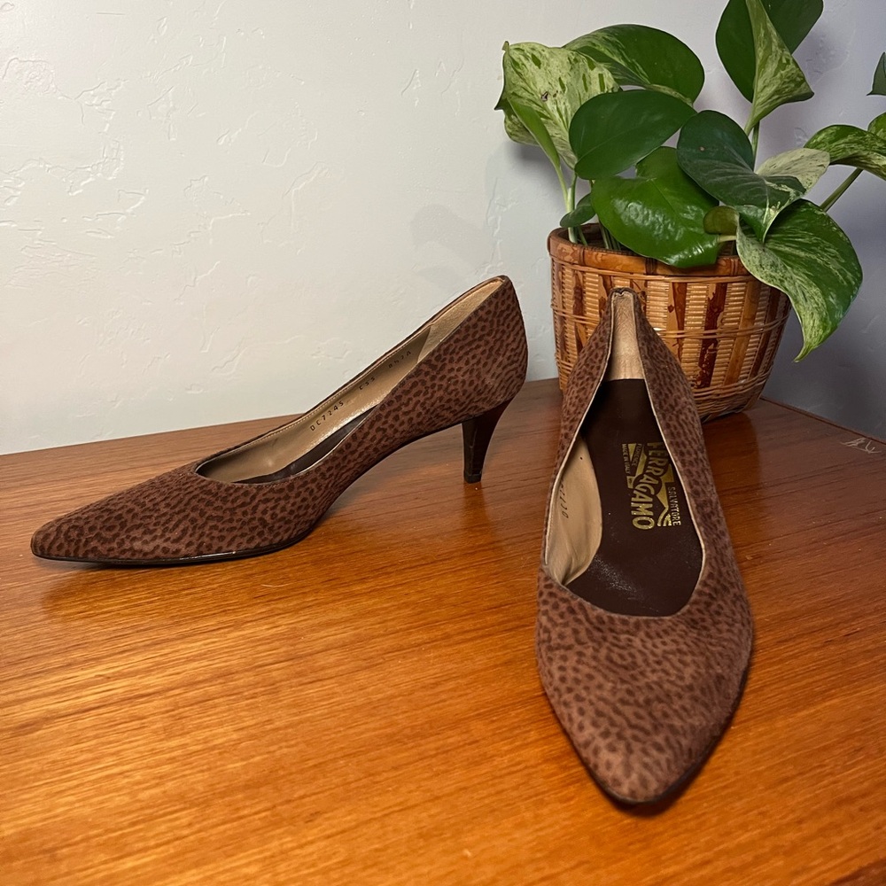 Authentic Salvatore Ferragamo Suede Leopard Print Kitten Heels 8.5